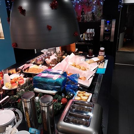 Kyriad Direct Marseille Est La Valentine La Penne-sur-Huveaune Exteriör bild