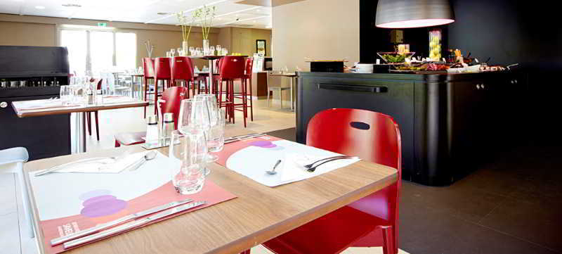 Kyriad Direct Marseille Est La Valentine La Penne-sur-Huveaune Exteriör bild